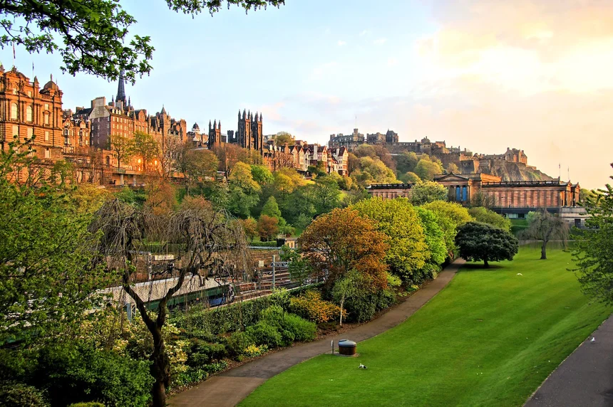akciové letenky Edinburgh akciové letenky Edinburgh